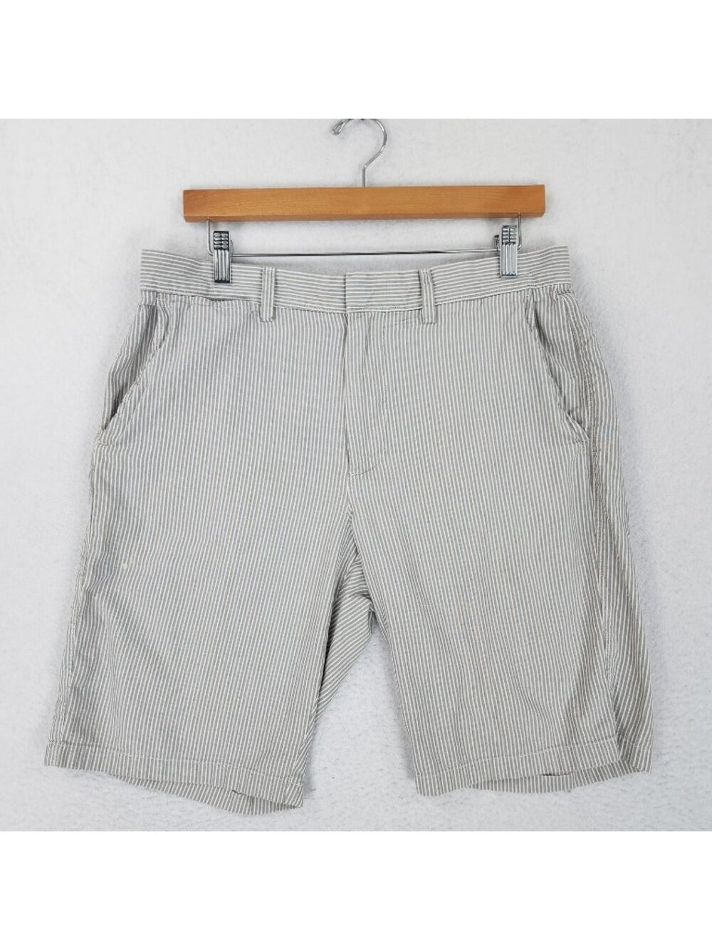 J Crew Shorts Mens 32 Gray Striped Club 100% Cotton Chino Flat Front Casual